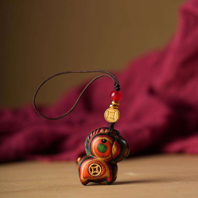 Kreatywny wisiorek z drzewa sandałowego w kształcie konia, breloczek, łańcuszek do telefonu komórkowego, dekoracja do zawieszenia na plecaku, prezenty na rok konia