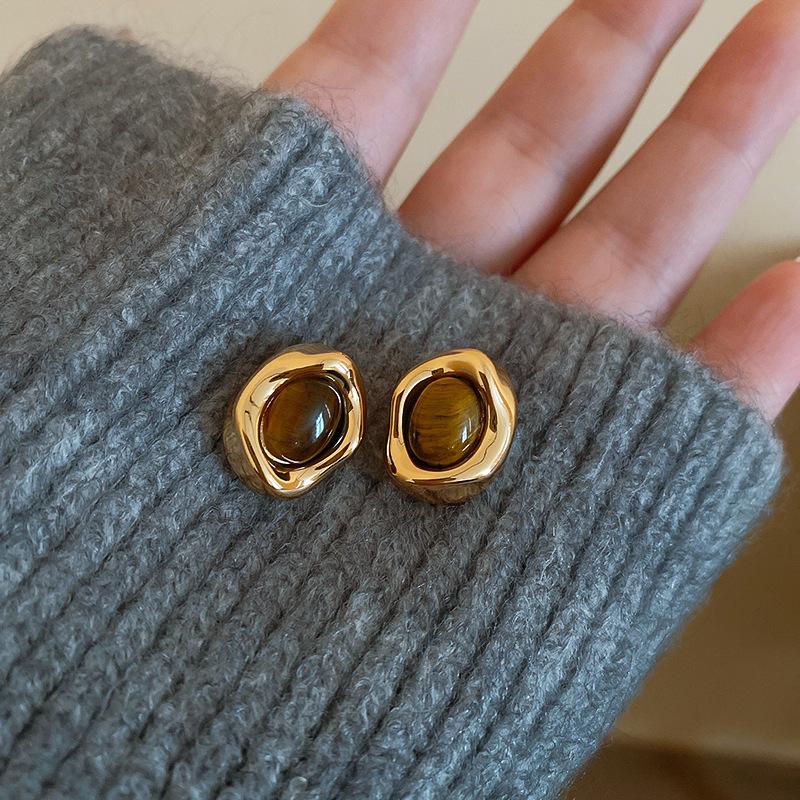 Maillard Tiger's Eye Stone Retro Stud Earrings 2025 New Popular Light Luxury Earrings Unique Earrings Women