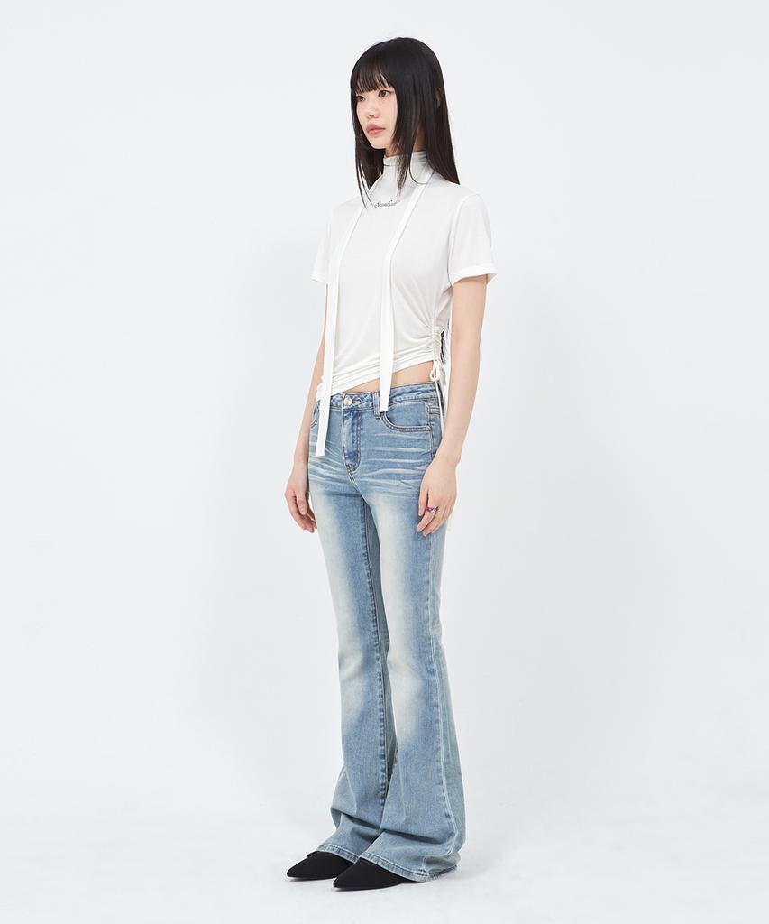 Sekeondeusolteu Shirred Choker Half-Neck T-Shirt (White)