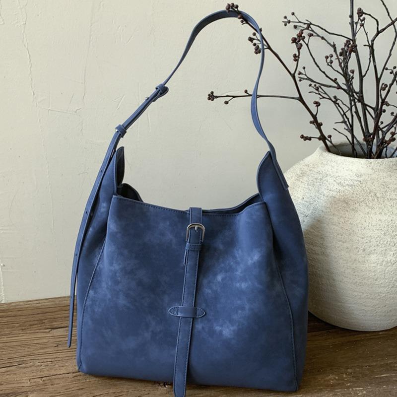 Retro Large-capacity Underarm Bag Women's New Simple Bucket Bag High Value Simple Casual Shoulder Bag Women