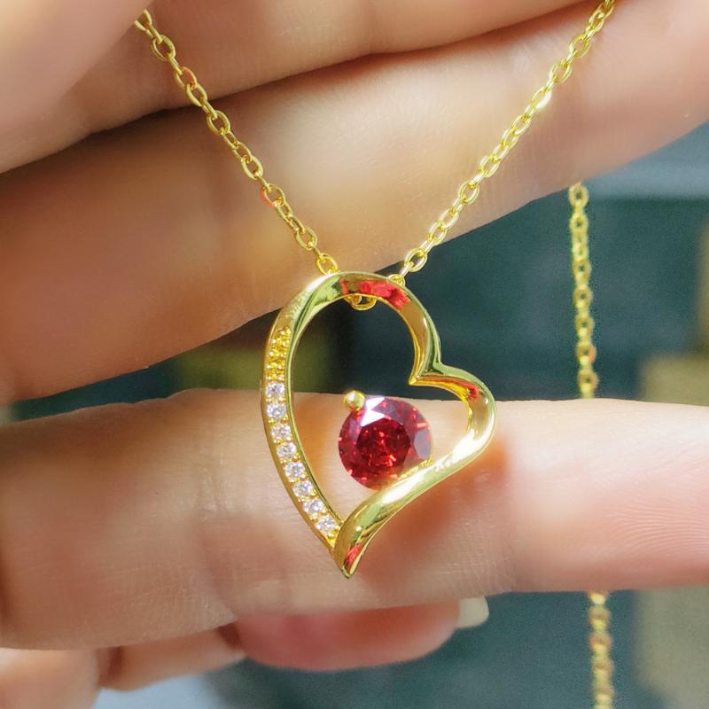 GemChic Women's Pendant Necklace Women Fashion Simple Design Sense Gift Zircon Heart Pendant Birthday Christmas Jewelry Gift