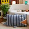 MOKOYA Flauschiges Hugmochi Kissen, Plüschtier, Groß, Niedliches Sofa-/Stuhlkissen, Nickipillenkissen Größe, MocoTomo Stilvolles Haifisch-Design, Jowy