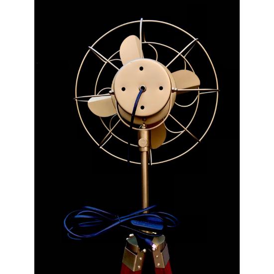 Antiker Messingsockel-Bodenventilator im Vintage-Stil mit Holzstativ-Dekor