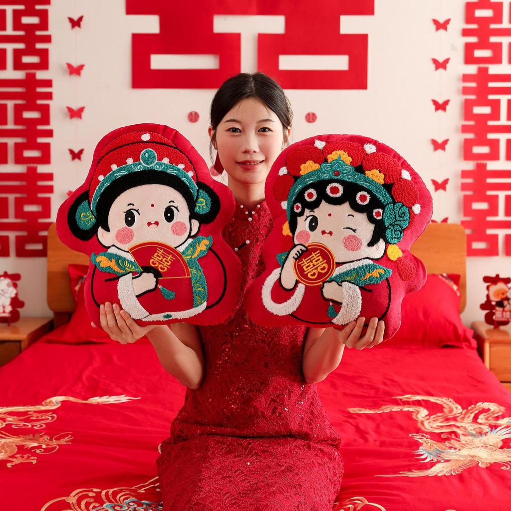 Joyful Newlywed Doll Pair: Elegant Wedding Room Cushions