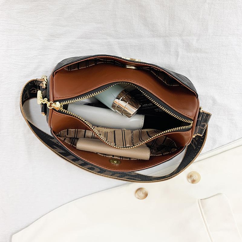 Classic Retro Large Capacity Women's Crossbody Bag Simple Daily Shoulder Bag Soft Leather Solid Color Everything