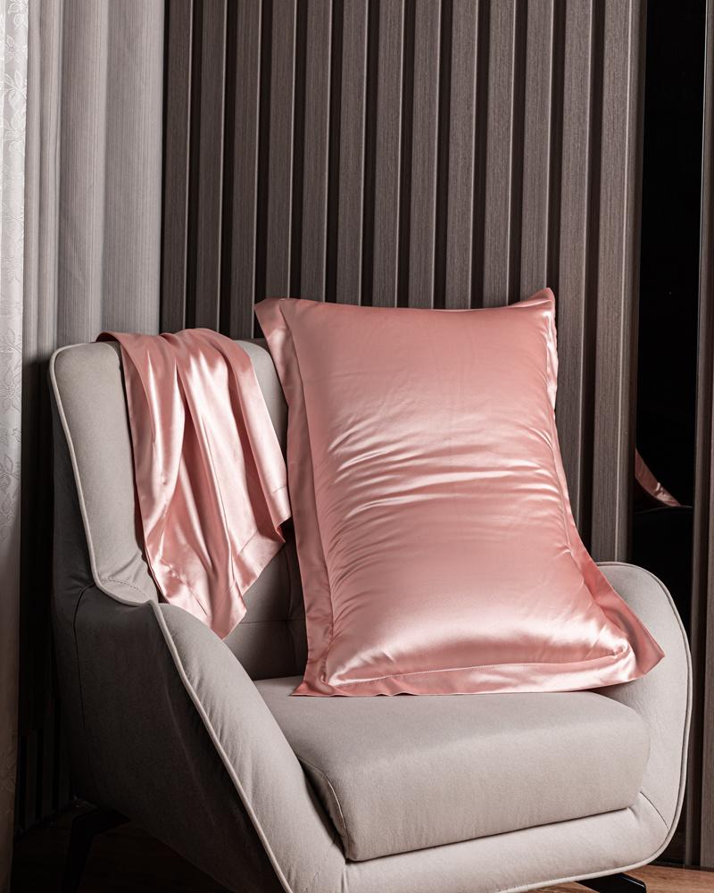 Domáca posteľ štvor-dielna súprava posteľnej plachty letná hodvábne ľahká chladivá troj-dielna posteľná plachta prikrývka na paplón posteľná bielizeň