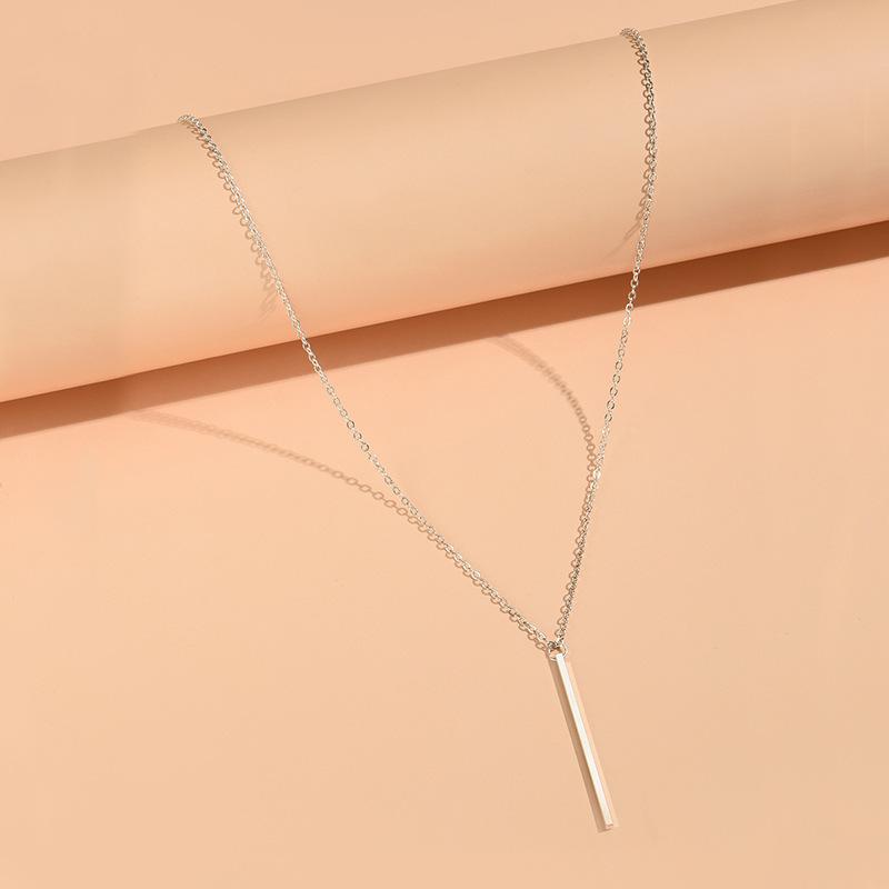 Nuovi prodotti europei e americani, popolare collana semplice con catena verticale in metallo, lunga catena geometrica personalizzata per maglioni da donna