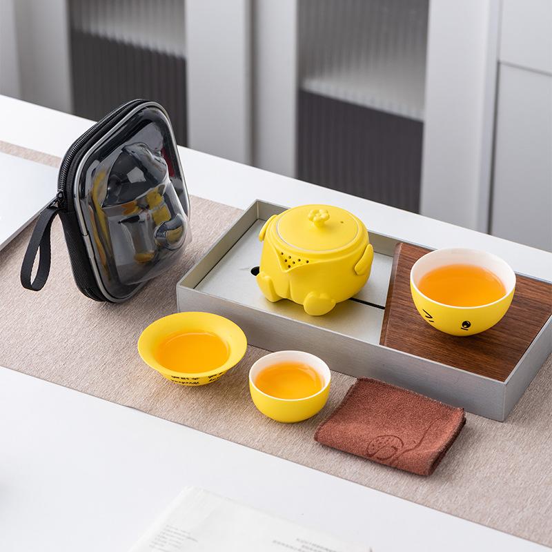 Come On Duck Creative Travel Tea Set, a Pot of Three Cups of Cartoons, Modern Outdoor Portable High-end Business Gifts, Souvenirs