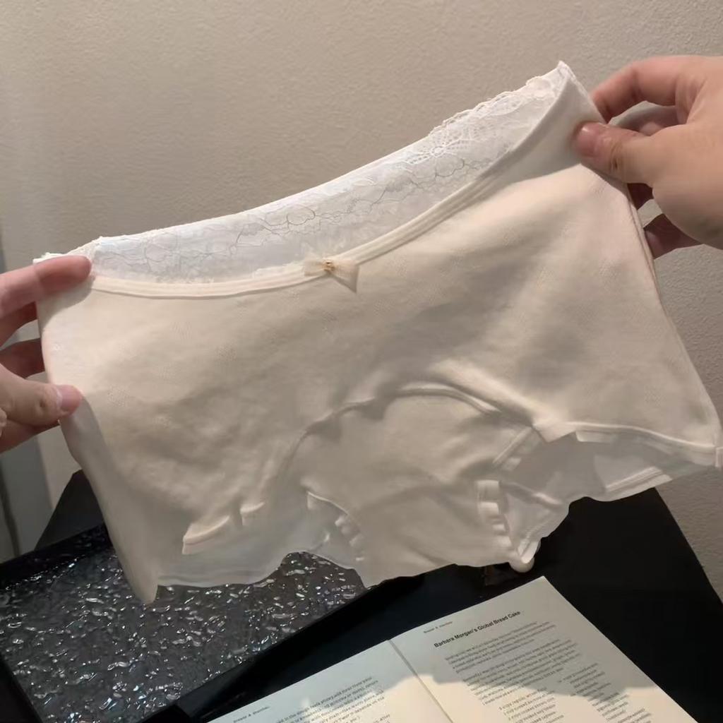 Women's Autumn New Lace Edge Cotton Extended Mid  Waist Flat Angle Briefs