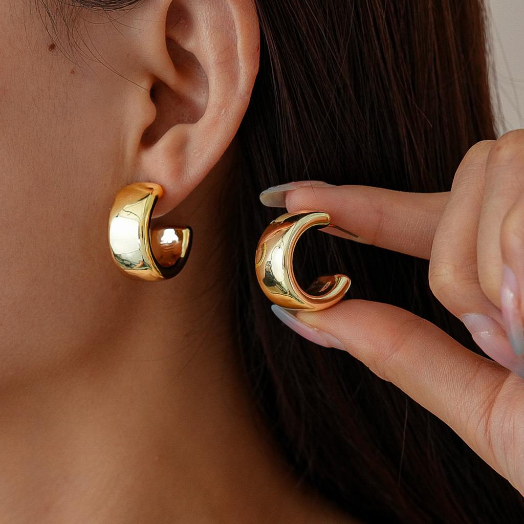 Personalized metal sense geometric C-shaped water drop-shaped steel needle stud earrings fashion ins niche earrings