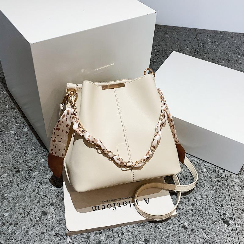 Popular Large Capacity Bucket Pack Summer New Fashion Women Crossbody Bags Casual Commuting Chains Single Shoulder Bag