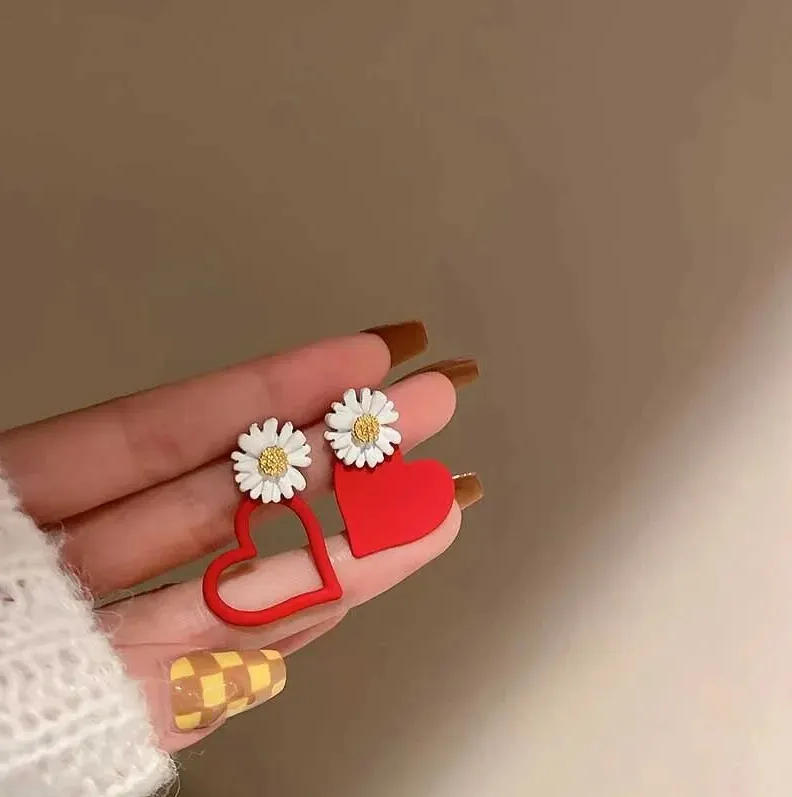 Small Fresh Asymmetric Love Daisy Earrings Fashionable Charm Trendy Earrings Earrings Female Accessories