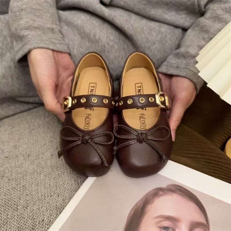 

Korean version of girls shallow mouth small leather shoes soft soles, foreign style girls princess shoes soft soles, grandma shoes, children s sin 31 коричневий