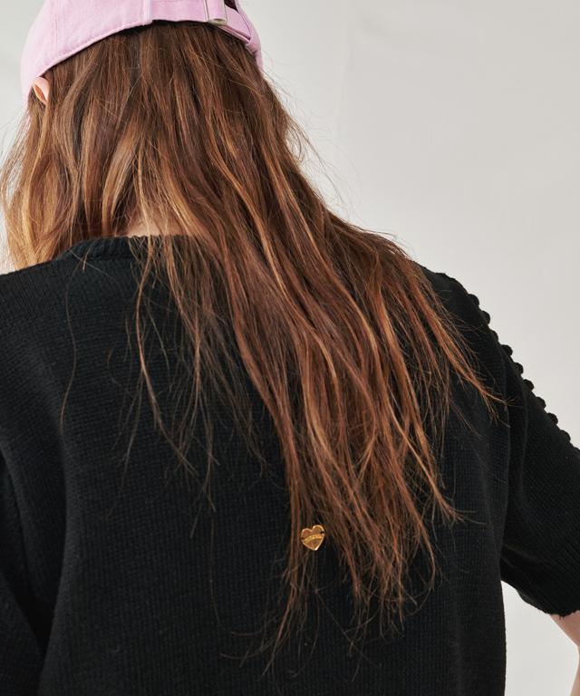 RONRON Embo Heart Short Sleeve Knit Black