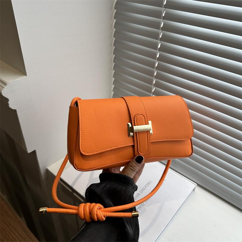 Vår och Höst Ny Trendig Mångsidig Mode Liten Fyrkantig Väska Enkel Casual Nisch Enaxlad Crossbody-väska
