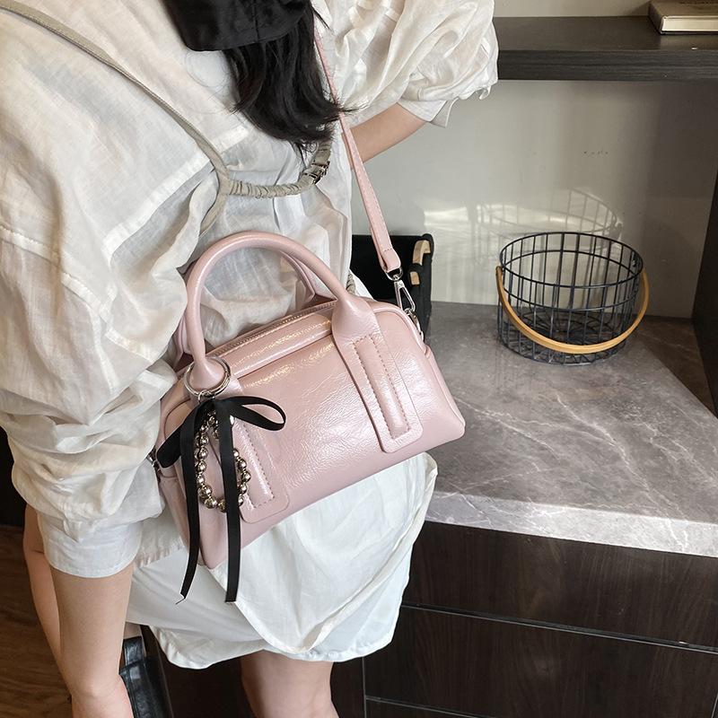 This year's popular small bag women's spring and summer versatile 2025 new women's simple messenger bag portable pillow bag