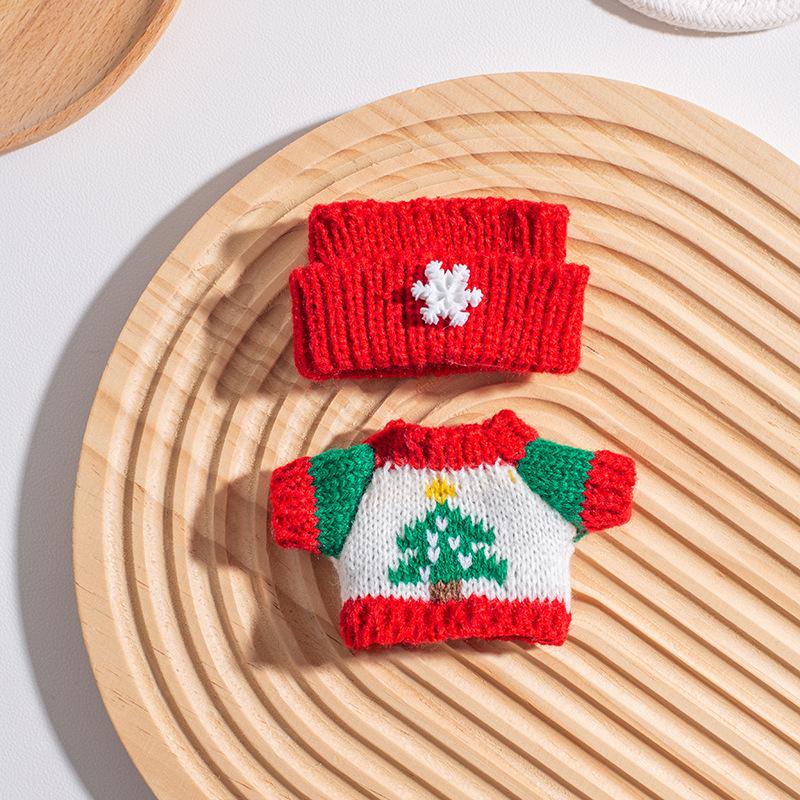 Labubu Christmas Sweater & Accessories Set for All Generations Keychain