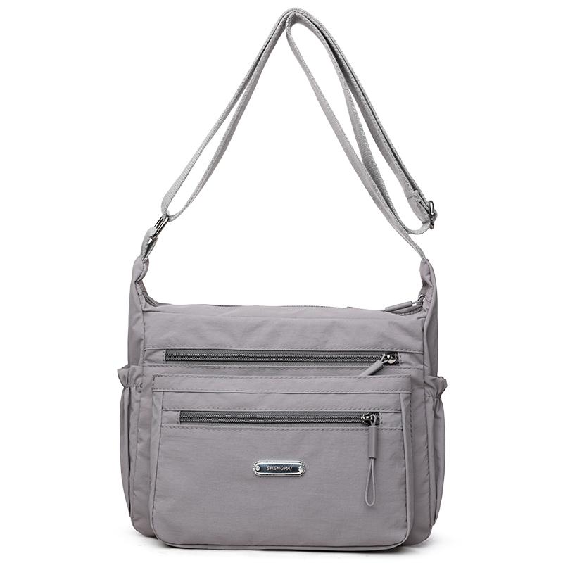 Leichte Umhängetasche für Damen, Multifunktionale Hellgraue Nylon-Schultertasche mit Mehreren Reißverschlusstaschen, Lässige Umhängetasche für den Täglichen Gebrauch