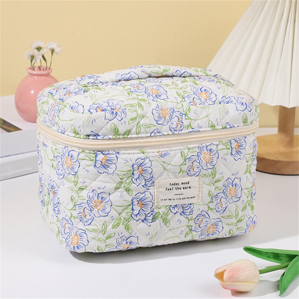 Floral Pattern Quilted Cotton Storage Bag Portable Handheld Organizer Pouch with Zipper Closure for Travel and Daily Use