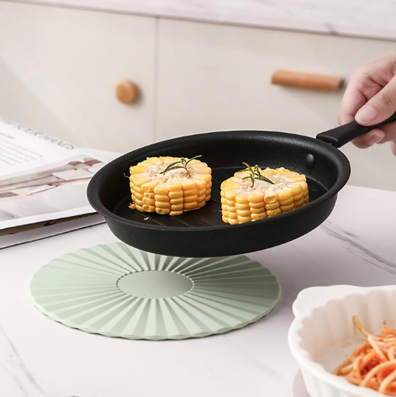 Round Heat Resistant Pot Pan Silicone Mat Non-Slip Cup Coasters Table Placemat Tea Protection Pad Kitchen Gadgets Accessories