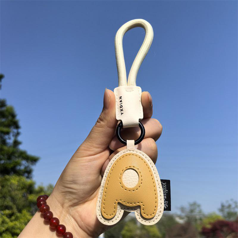 1PC Anniversary Gifts Lucky Letters Creative Alphabet Keychain Minimalist Wedding Favors Trendy For Couples Engraved 18CM