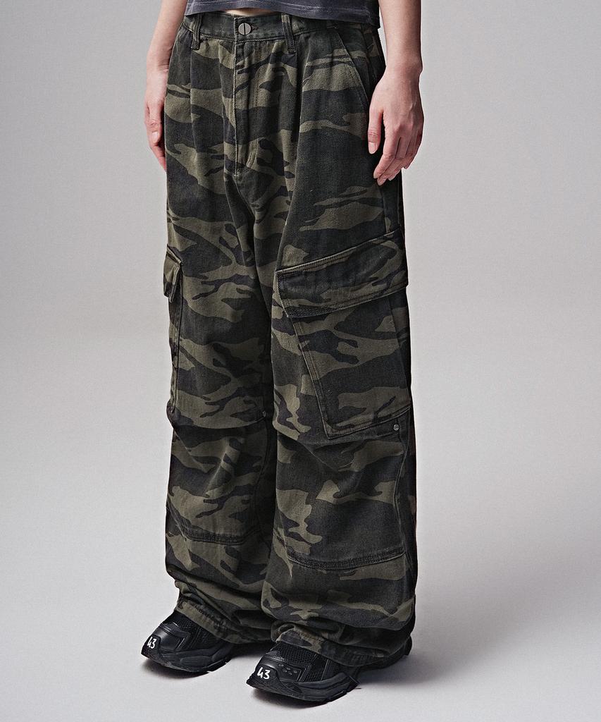 ZENDUST Ginyu Big Pocket Cargo Pants Black Camo