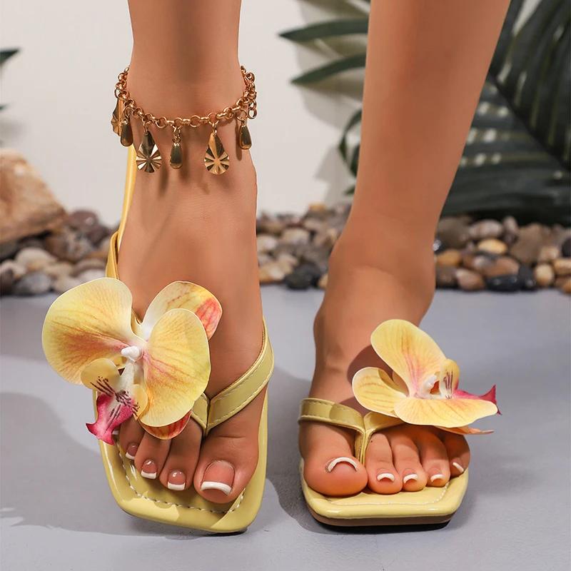 Fashion Clip Toe Flower Decor Summer Slippers for Women White Comfort Non Slip Beach Flip Flops Woman Fashion Square Toe Flat Sandals