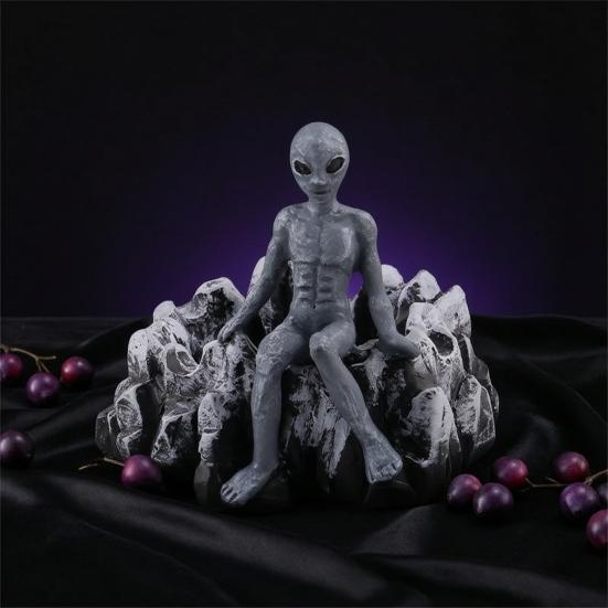Desktop Ashtray Halloween Skeleton Resin Ashtray, Heat-resistant Gothic Ash Holder, Dark Aesthetic Aliens Decorative Tray for Home Office Outdoor