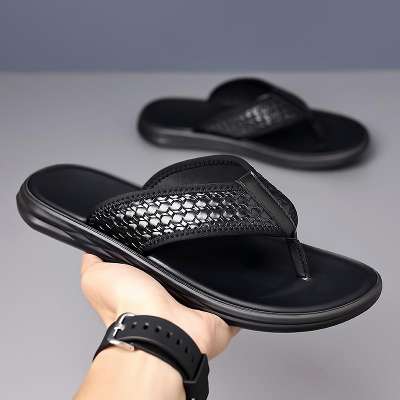 Fashion Summer Men Comfortable Woven Leather Flip Flops Fashion Korean Version Anti Slip Beach Shoes Clip Toe Slippers Set Toe Slippers