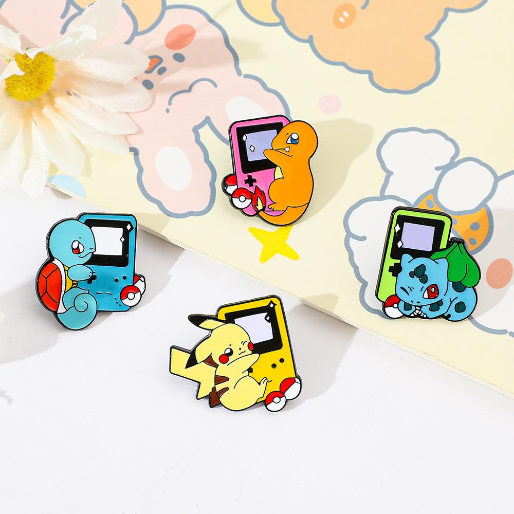 Console di gioco styling personalità creativa carina Spilla Pokémon Spilla metallica Pokémon accessorio spilla