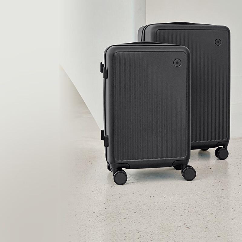 JD Retail Lite 24-Inch Hardshell Luggage