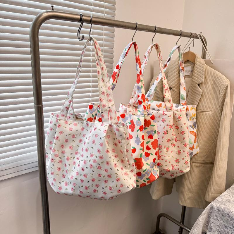 2025 New Floral Bag Trend Large Capacity Rose Canvas Beach Shopping Bag Underarm Shoulder Women's Bag