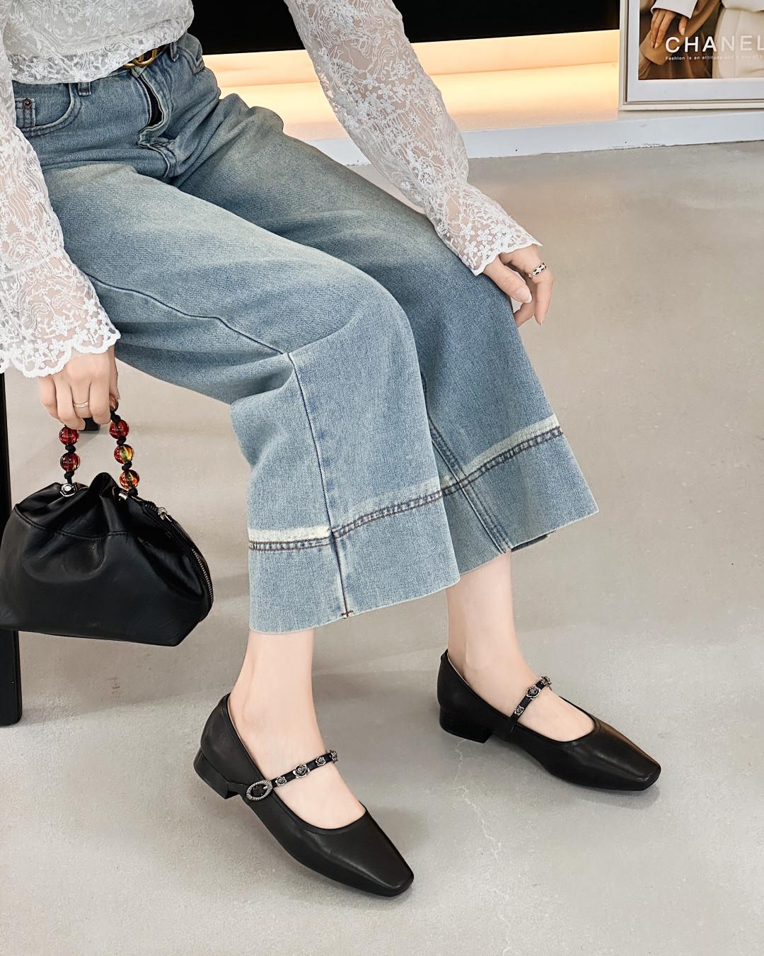 

2025 new summer soft leather square head Mary Jane shoes fairy style gentle and versatile one-word buckle shallow mouth single shoes 35