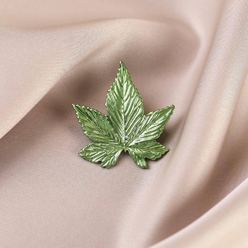Elegant Pearl Brooch for Women's Suits - High-End Jewelry Pin