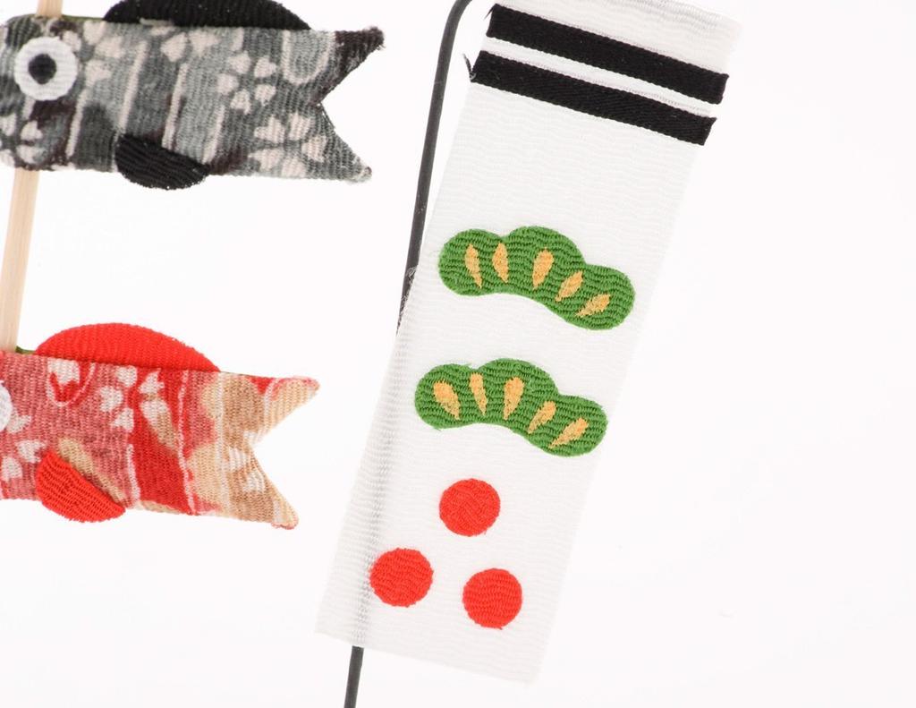 Ryukodo Satsuki Doll Three Standing Carp Streamers Width 21cm X Depth 3cm X Height 15.5cm