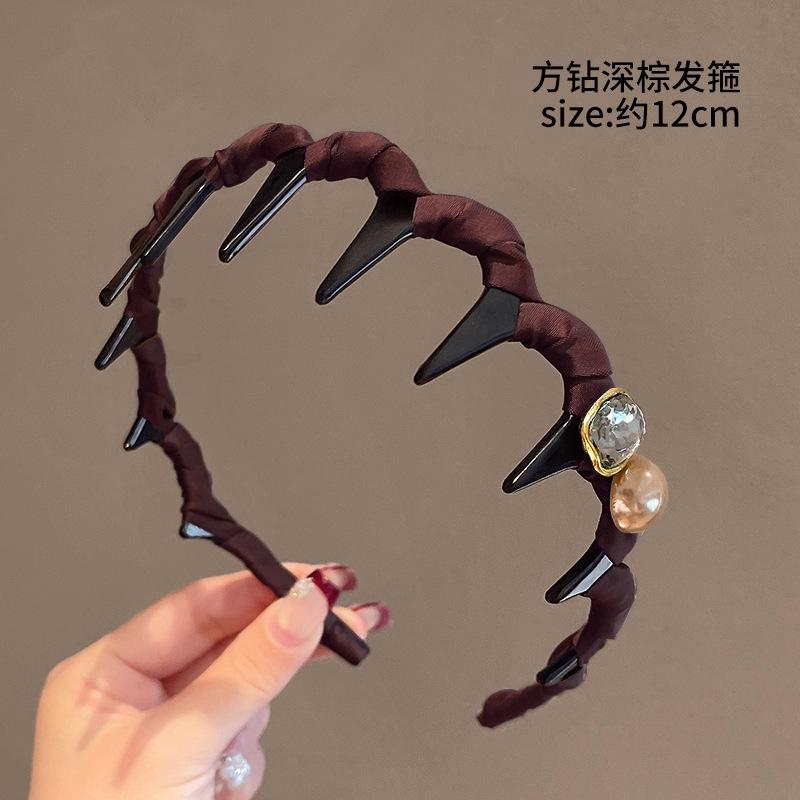 Pearl Rhinestone High Cranial Top Wavy Headband with Teeth Non-slip Face Wash Hairpin Headgear Women's 2026 New Toothed Comb Headband