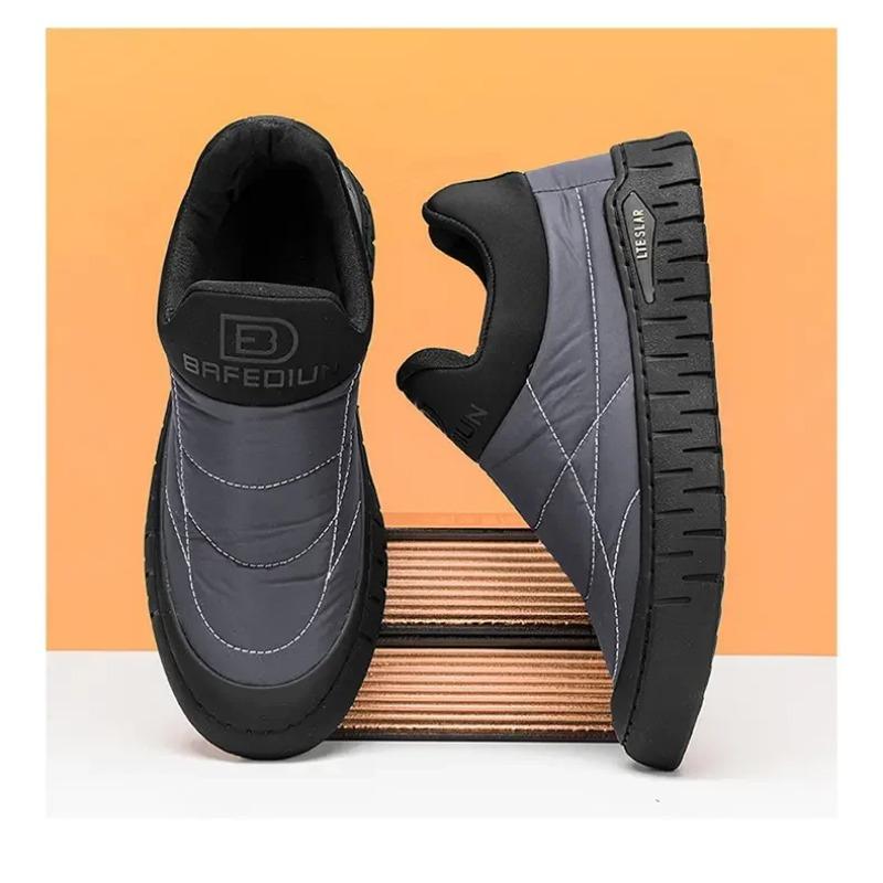 2023 New Men's Winter Snow Boots Thick Sole Non Slip Plush Warm Cotton Shoes Slip-On Flat Sole Elderly Casual Snow Shoes