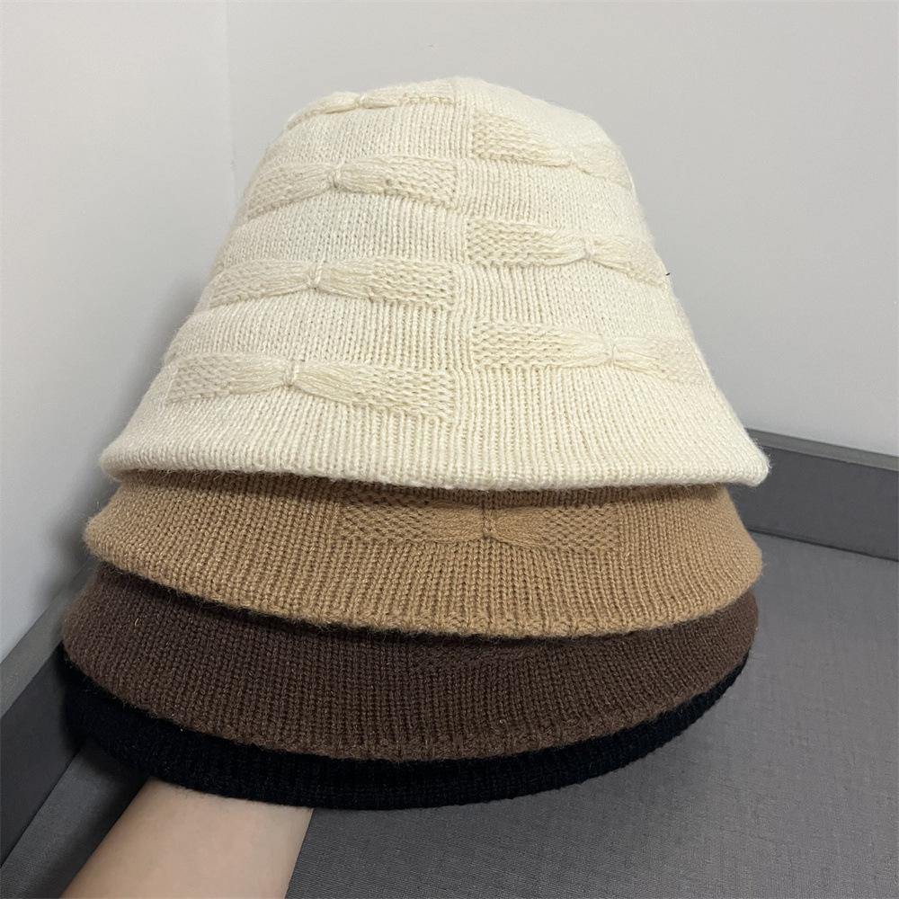 

Knitted solid color simple autumn and winter wool hat female face small versatile bucket fashion basin hat warm Adult average size хакі