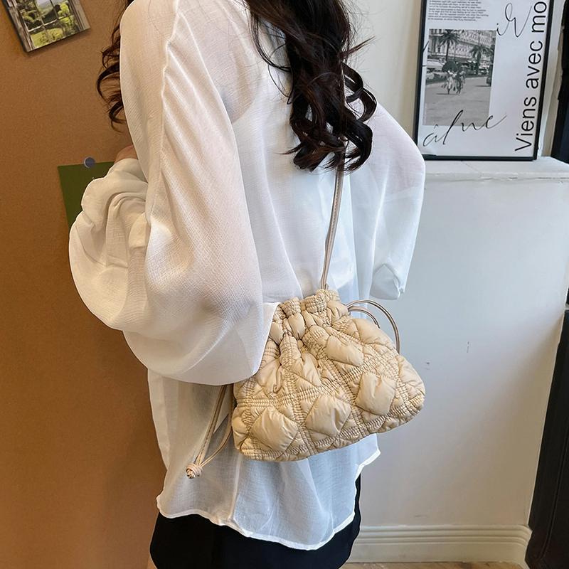 Fashion Korean Ins Pleated Cloud Tote Bag Women Solid Color Casual Simple Bubble Foo Bag Trend Soft Crossbody Bag Handbag