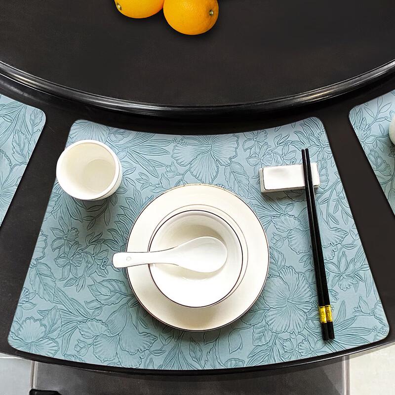 Huihuang Chinese Style Leather Fan-Shaped Placemat