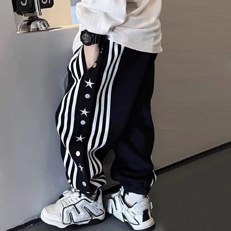 

«Новые повседневные спортивные брюки в стиле хип-хоп для мальчиков — свободный крой для детей среднего и крупного возраста, идеально подходят для весны и осени» 130 cm