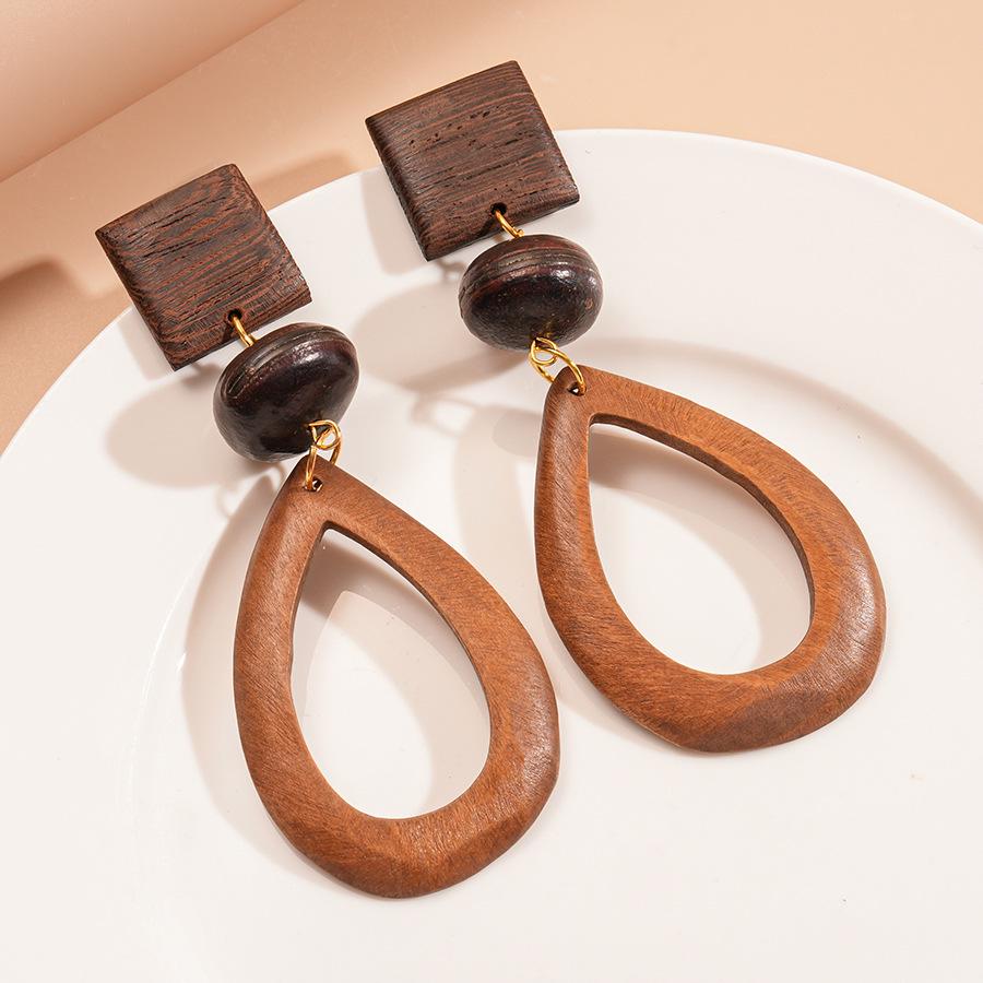 Luxuriöse Rote Blume Quastenohrringe: Stilvolle, Hochwertige Statement-Ohrstecker für Damen