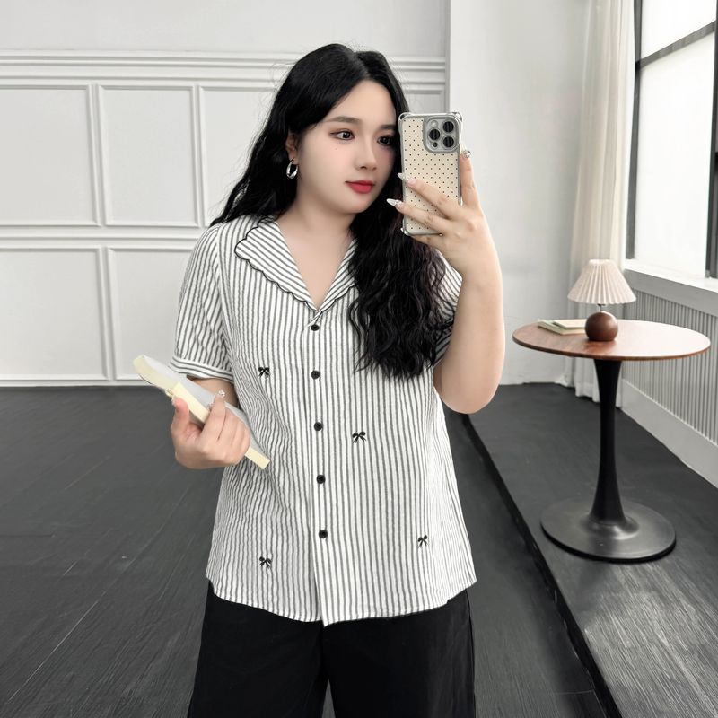 

Plus size women clothing [Retro Artistic Shirt] Bow Lace Embroidery Vertical Stripes Summer Chubby Girl Short sleeve Shirts Black and white-Tops 5XL