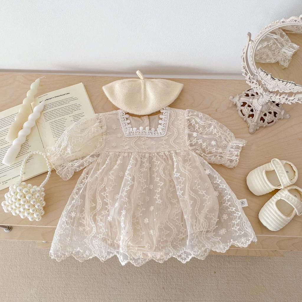 Vestito estivo intero per bambina con pizzo elegante, tessuto a rete, pantaloni per neonato e gonna a portafoglio. Completo da principessa per il 100° giorno del bambino.