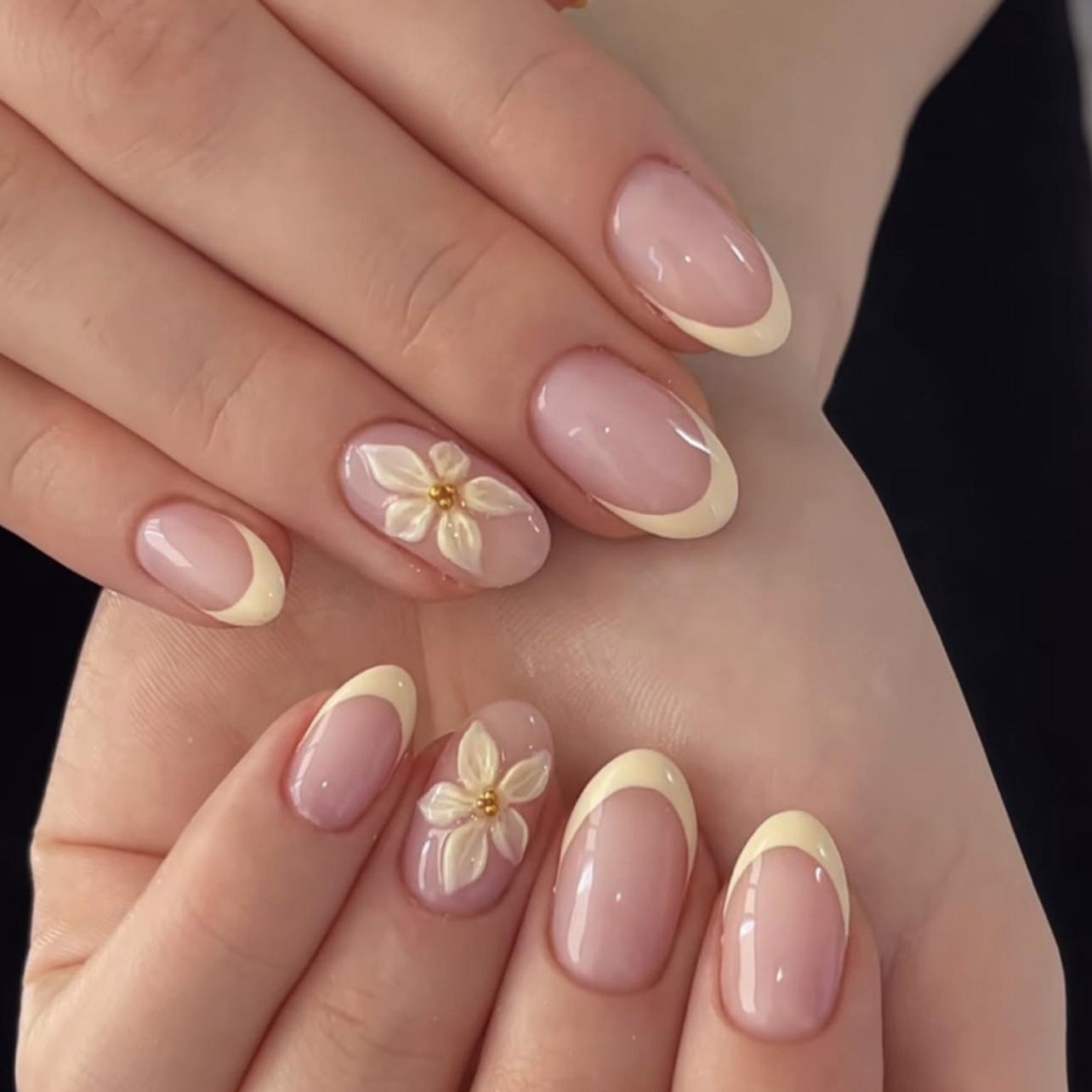 Simple and Fresh 3D Three-dimensional Yellow Flower Manicure Wearing Nail Short Round Short Wearing Nail Piece Fake Nail