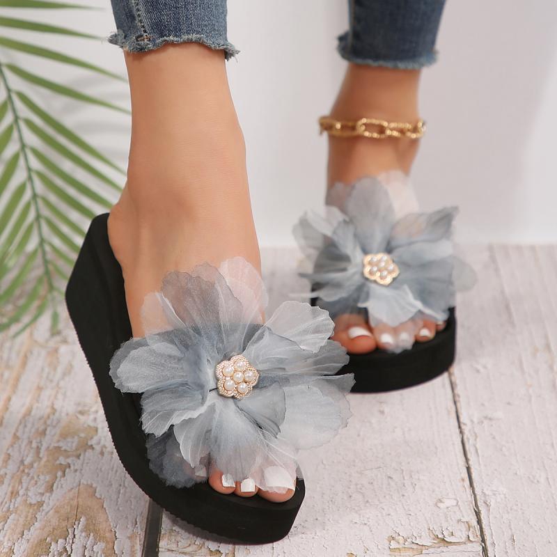 Fashion Lace Flower Decoration Beach Slides Women 2025 Summer Pearl Decoration Bohemia Wedge Heels Slippers Comfortable Non Slip Shoes