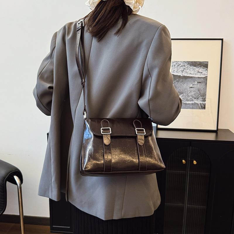 Simple casual shoulder bag women's new trendy fashion small square bag high-end commuter women's bag