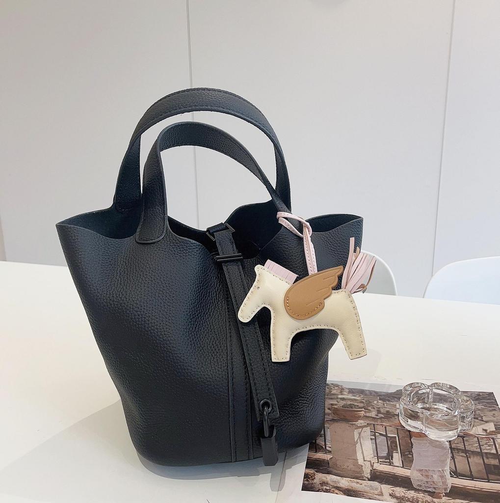 Engel Pegasus Handgenähter Lammfell Taschenanhänger - Niedliche Damenhandtaschen Dekoration & Autoschlüsselanhänger