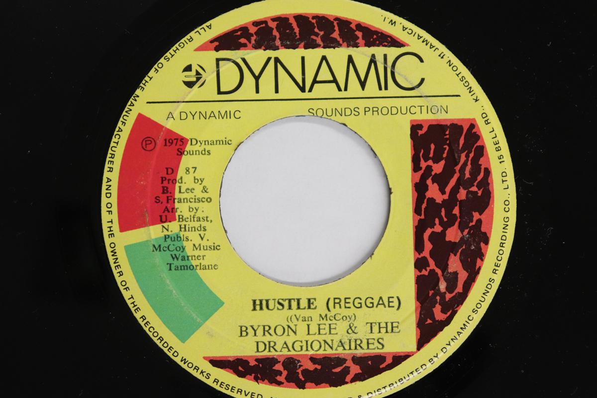 

7inch Record BYRON LEE, DRAGIONAIRES - Hustle D87 DYNAMIC SOUNDS 1975 Jamaica Reggae, Ska & Dub Used