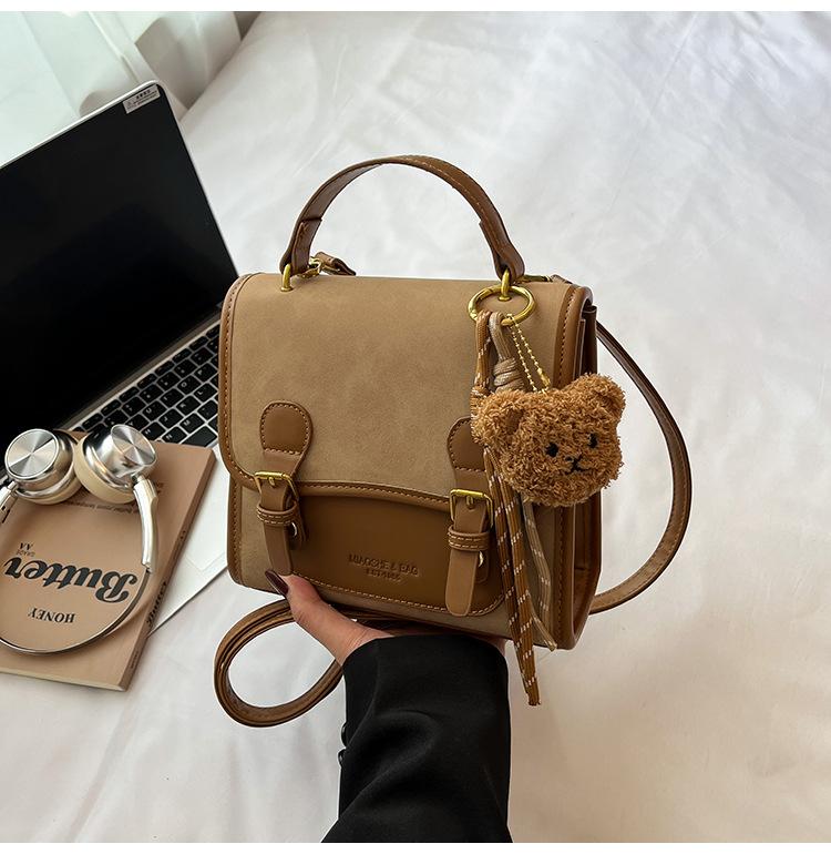 

2025 Academy style niche backpack bag women s new fashion contrasting color handbag Korean travel small backpack коричневый